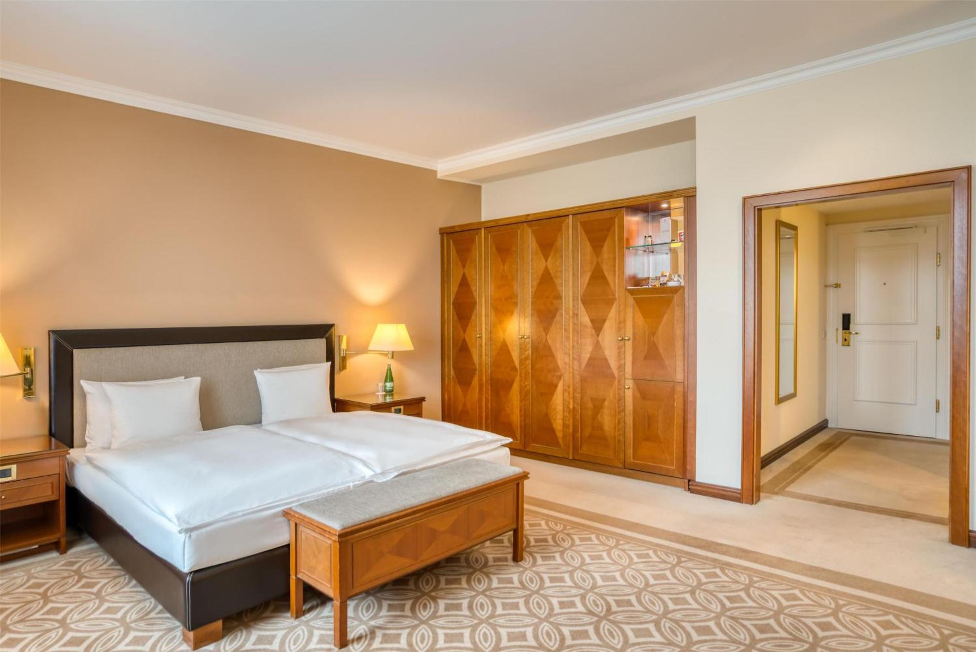 Grand Des Bains Kempinski Hotel