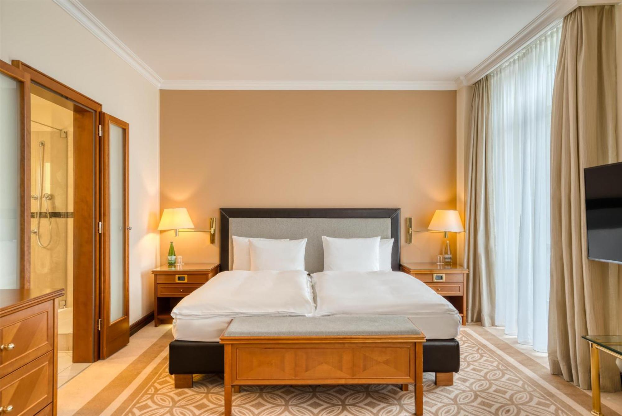 Grand Des Bains Kempinski 5*